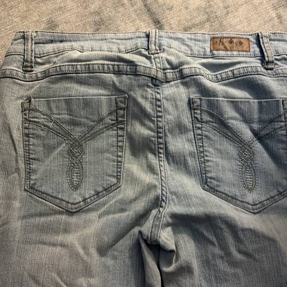 Size13 light wash jeans - Picture 3 of 6